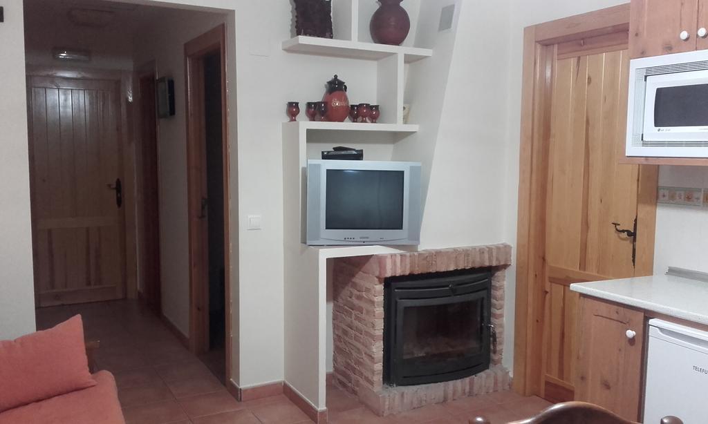 Apartamentos Serrano Ribatajada Εξωτερικό φωτογραφία