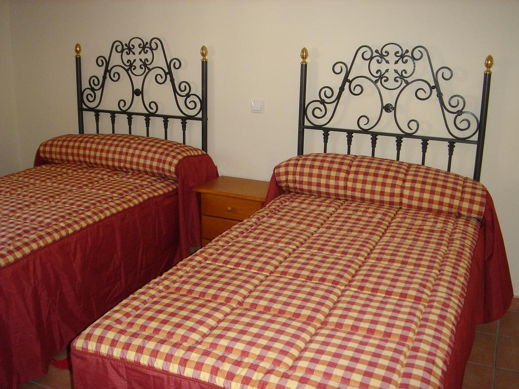 Apartamentos Serrano Ribatajada Εξωτερικό φωτογραφία