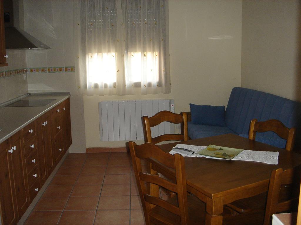 Apartamentos Serrano Ribatajada Εξωτερικό φωτογραφία